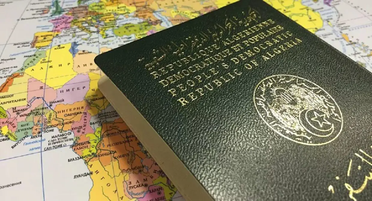 Nomad Capitalist : l’Algérie gagne 4 places au classement des passeports les plus puissants en 2023
