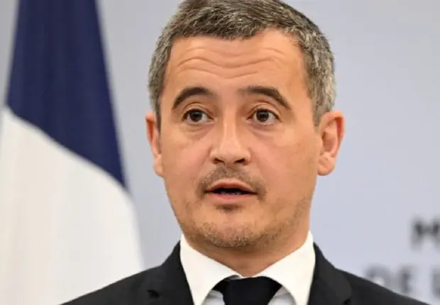 La France veut durcir les conditions de régularisation des travailleurs sans-papiers