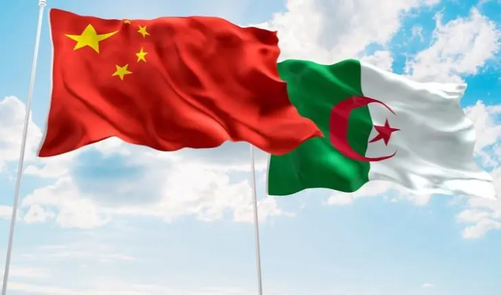 Drapeau chinois et drapeau algérien