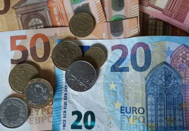 Cours de change du dinar algérien en Banque et au marché noir ce mercredi 3 mai