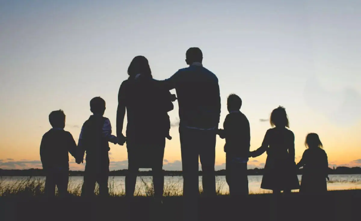 Menacée d’expulsion, une famille algérienne se bat pour soigner leur fille en France