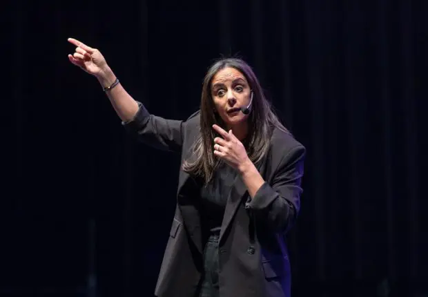 « On a passé de merveilleuses vacances en Algérie », Houria les Yeux Verts