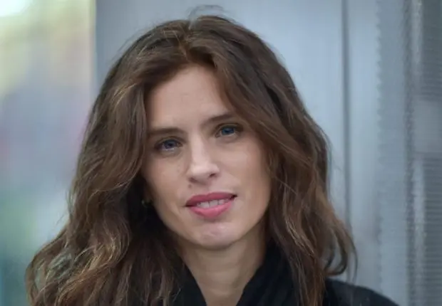 Se remémorant son enfance, l&rsquo;actrice Maïwenn affirme : « en Algérie je me sens chez moi »