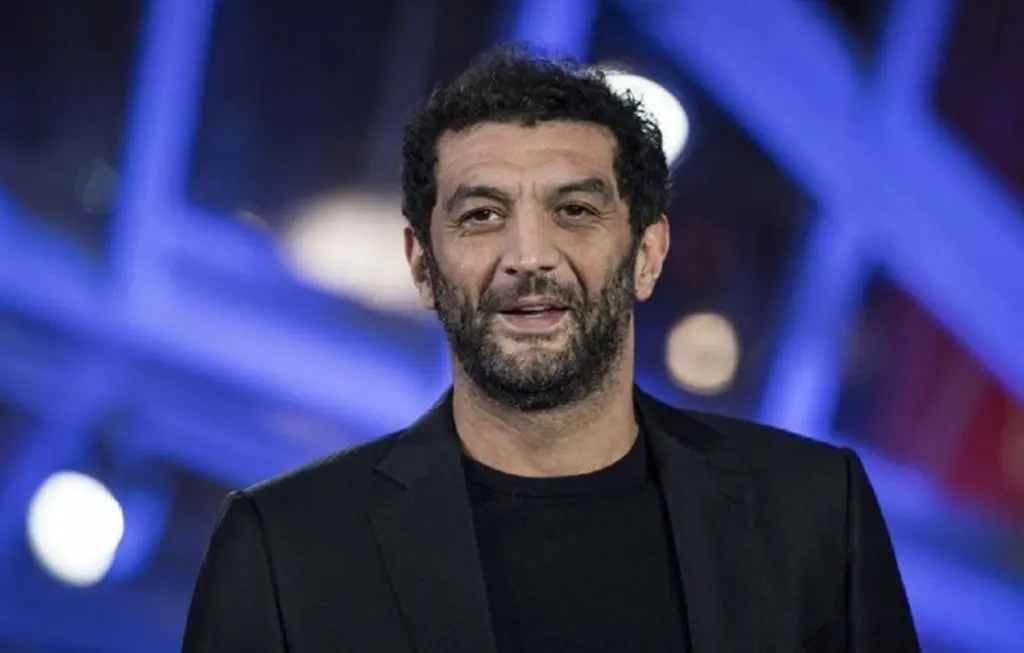 Ayant quitté l’Algérie, Ramzy Bedia raconte le sacrifice de sa famille pour s’intégrer en France