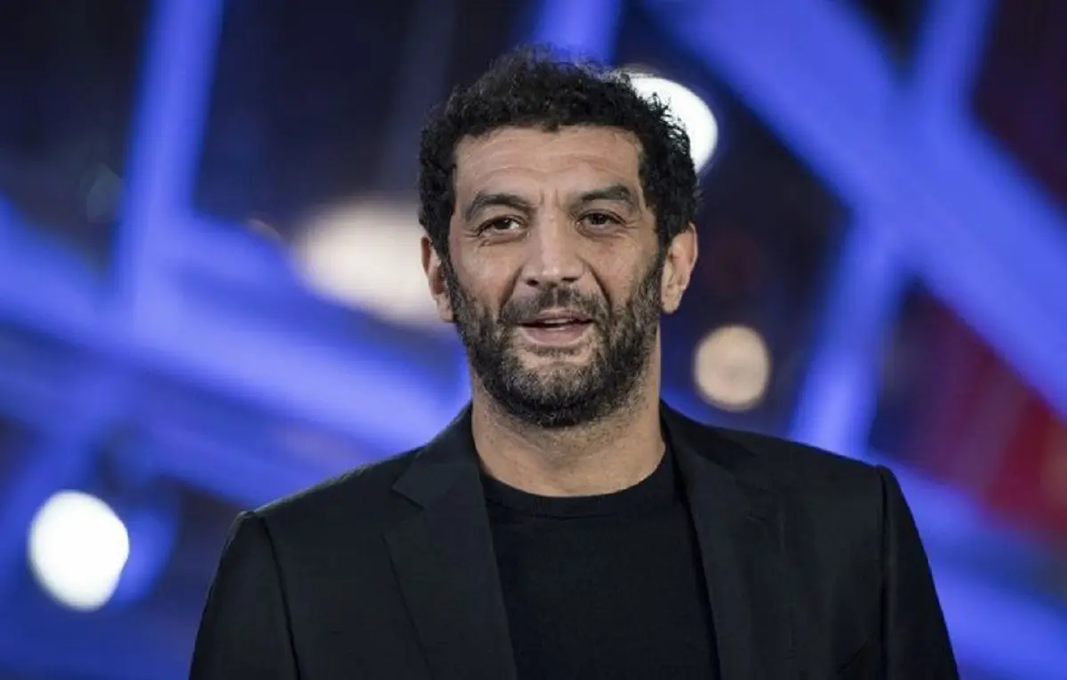 Ayant quitté l’Algérie, Ramzy Bedia raconte le sacrifice de sa famille pour s’intégrer en France