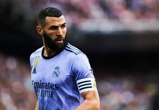 Annoncé partant du Real Madrid, Benzema crée la surprise