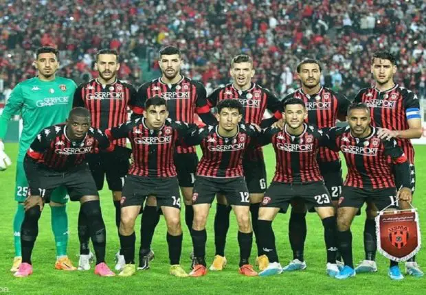 L’USM Alger remporte son premier trophée africain et écrit l’histoire