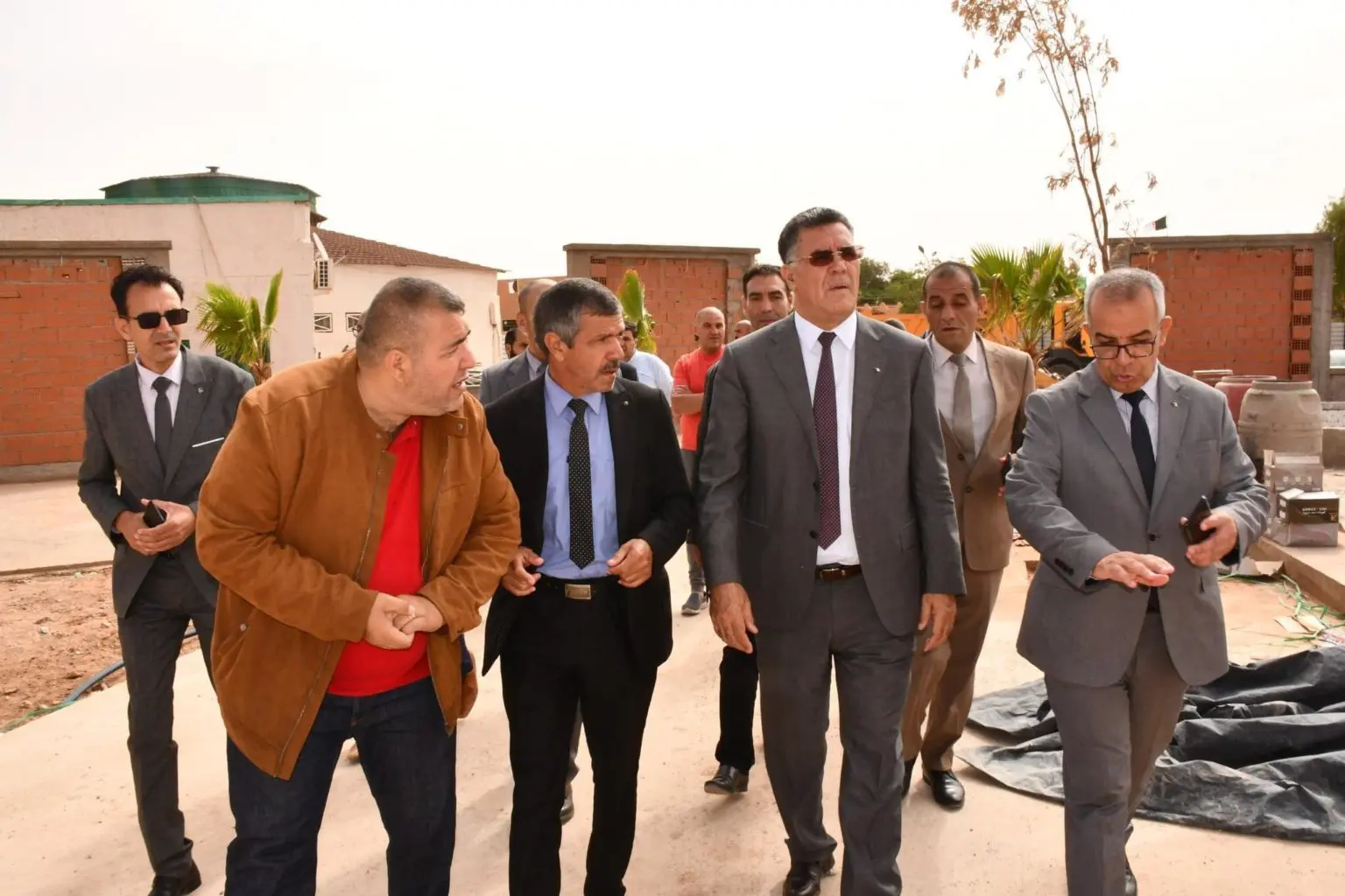 Locaux laissés à l’abandon : « Donnez-les aux jeunes ! », lance le wali de Naâma