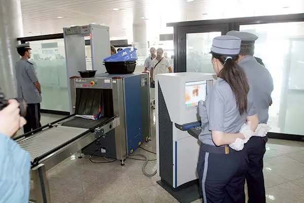 Les services des douanes saisissent une importante quantité d’argent à l’aéroport d’Alger
