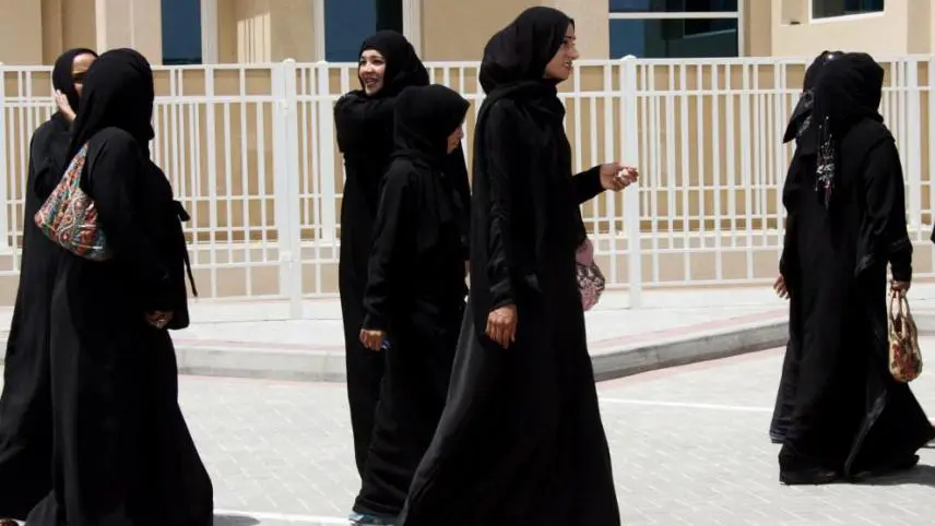 77 % des français opposés au port de l’abaya dans les écoles (Sondage)