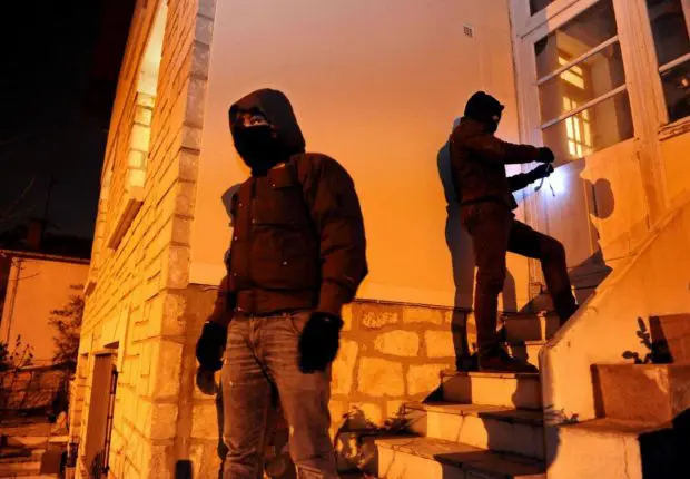 Cumulant 180 victimes, un cambrioleur algérien arrêté en France