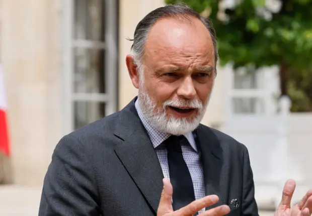 Édouard Philippe souhaite renégocier l’accord migratoire avec l’Algérie de 1968
