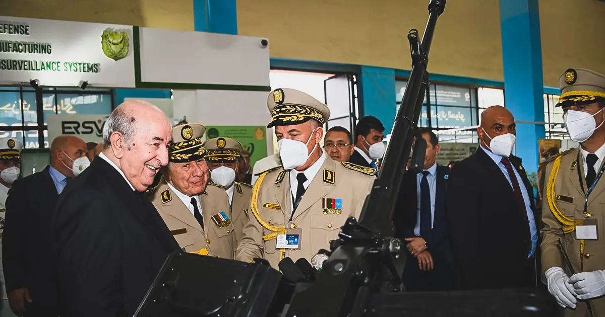 [Photos] Le ministère de la Défense expose la première mitrailleuse 100% algérienne