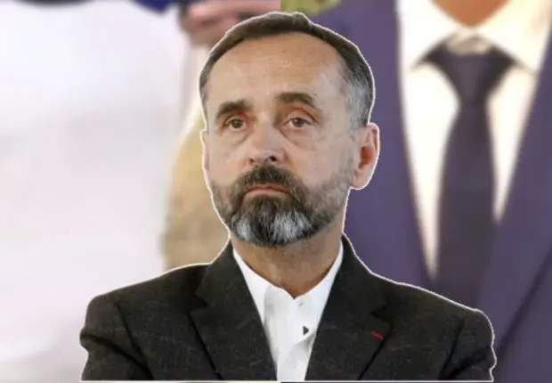 Ménard refuse de les marier, l’Algérien sous OQTF et sa fiancée lui répondent