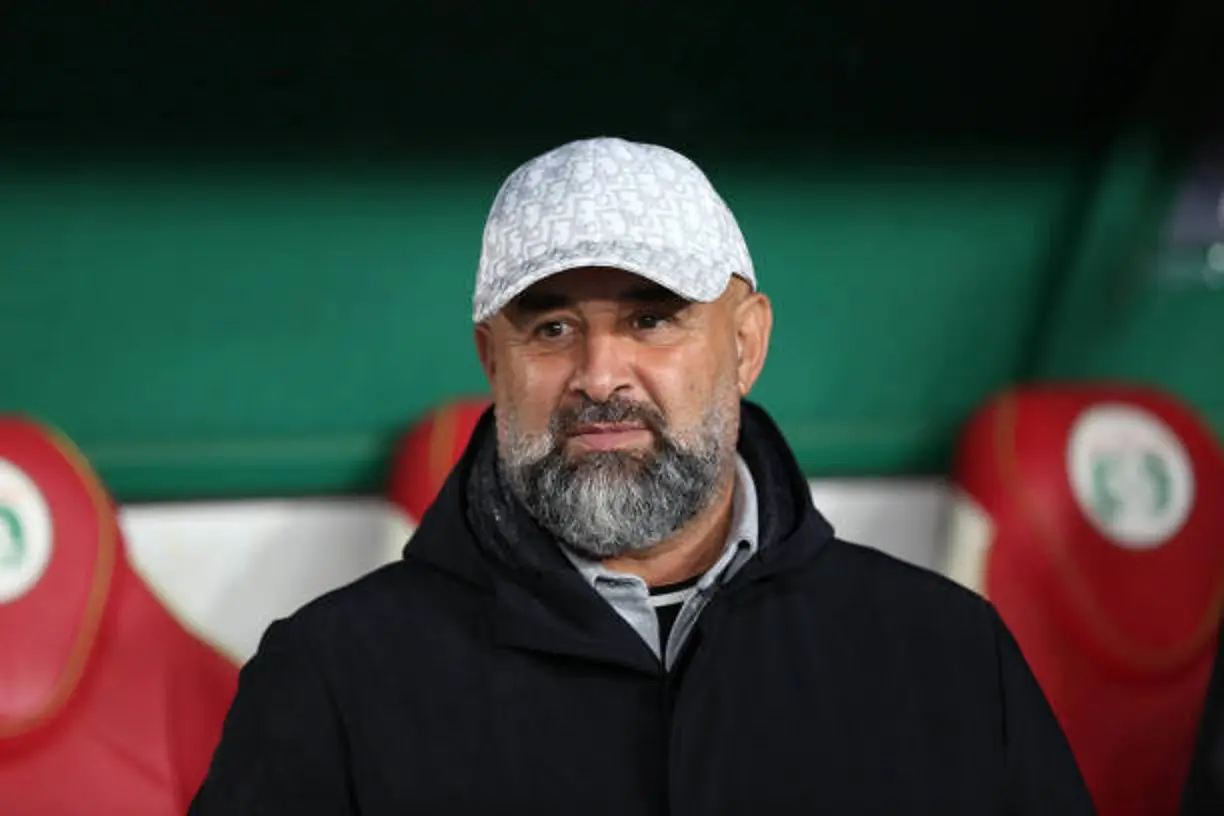 USMA : Partir ou rester, l’entraineur Benchikha a tranché