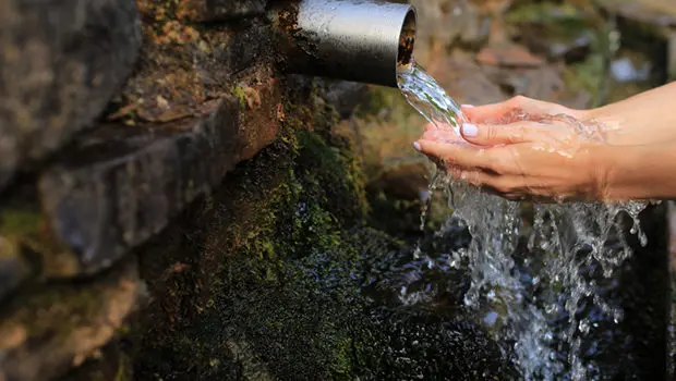 Purification des eaux de source grâce à l’énergie solaire : des études en cours à Tipaza