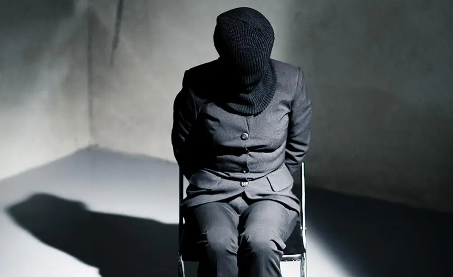 Justice : une femme kidnappe son petit ami et le prend en photo nu à Alger