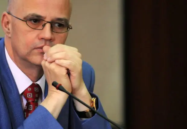 Acquisition d’un bien à un prix démesuré, un ancien ministre sous contrôle judiciaire