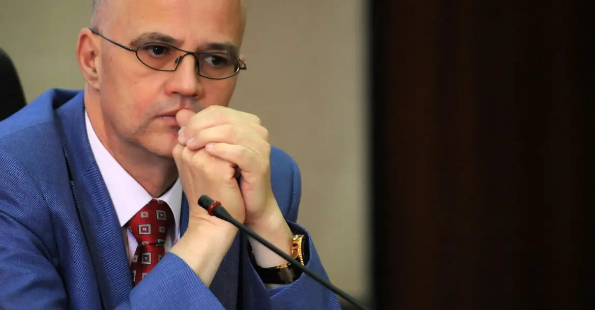 Acquisition d’un bien à un prix démesuré, un ancien ministre sous contrôle judiciaire