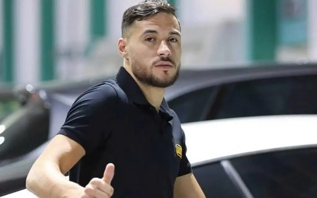 Le geste généreux de Youcef Belaïli enflamme la toile (vidéo)