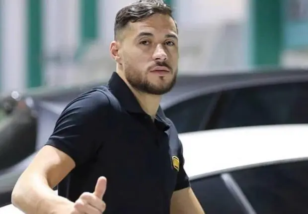 Le geste généreux de Youcef Belaïli enflamme la toile (vidéo)