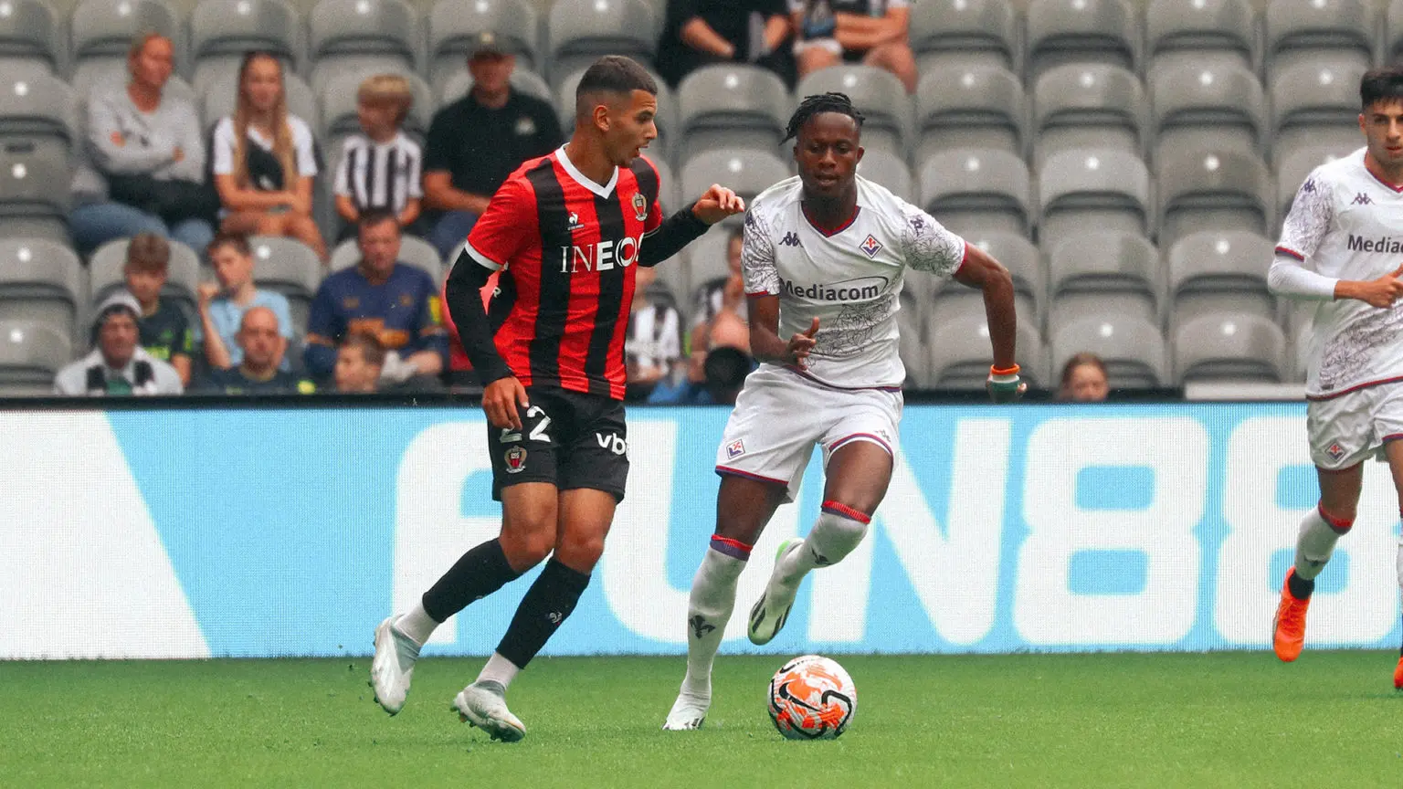 Le sublime but de Bouanani face à la Fiorentina (vidéo)