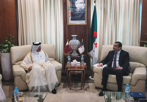 Le Qatar va construire un nouveau complexe pétrochimique en Algérie
