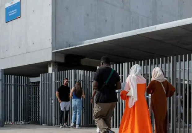 Le port de l’abaya désormais interdit dans les écoles en France