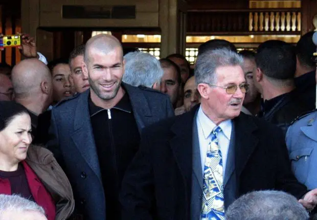 Son voyage en France et sa rencontre avec sa future épouse, le père de Zidane raconte son histoire