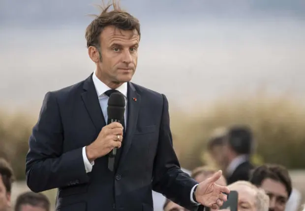 Mort de Nahel en France : Macron réfute tout lien entre les émeutes et l’immigration