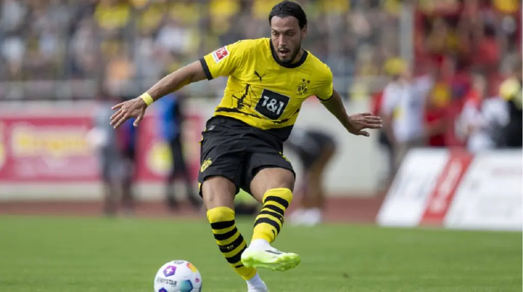 Allemagne : Ramy Bensebaini reçoit déjà les éloges à Dortmund