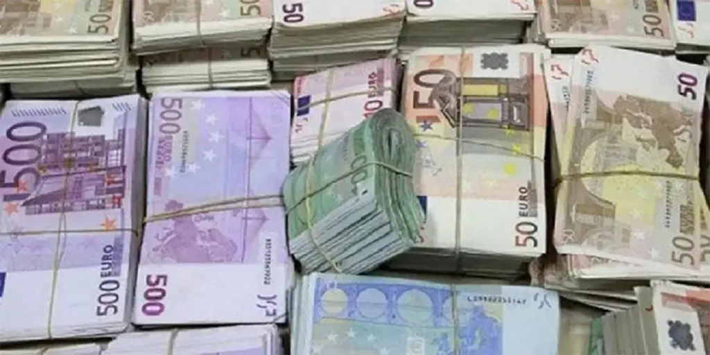 Frontière tunisienne : il jette la somme de 800 000 euros avant de prendre la fuite vers l’Algérie