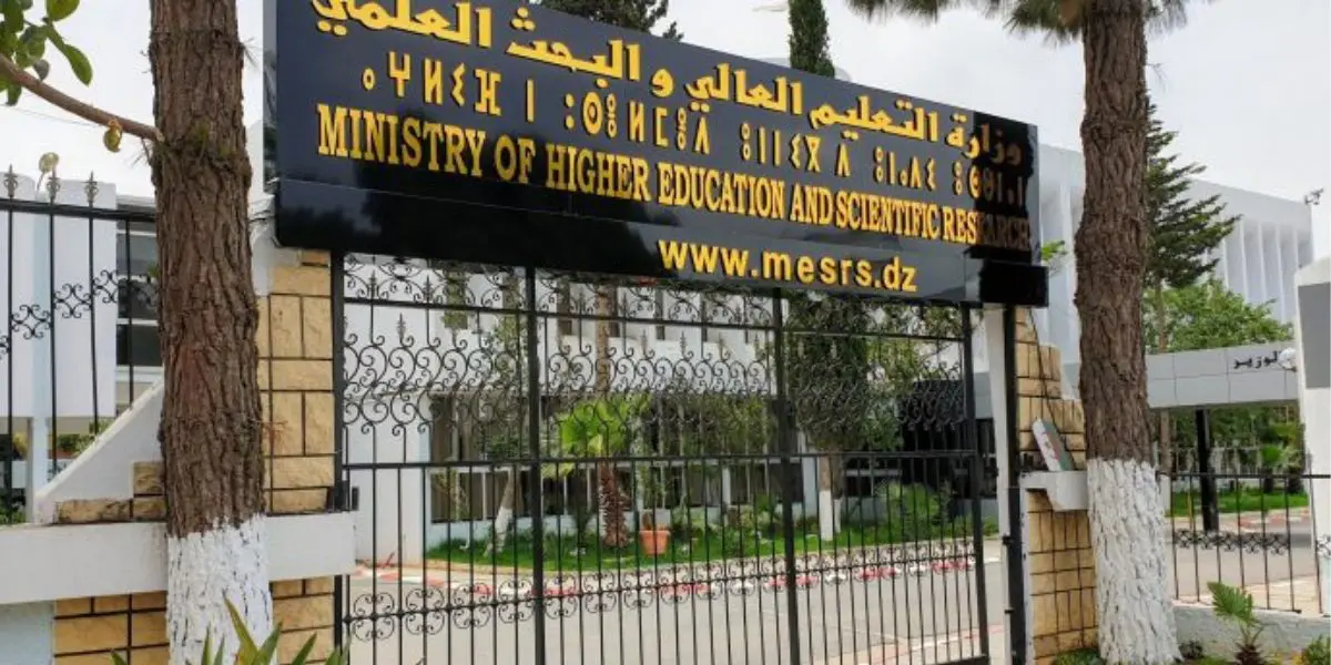 Bourses et hébergement pour les étudiants : le ministère fait une annonce aux retardataires