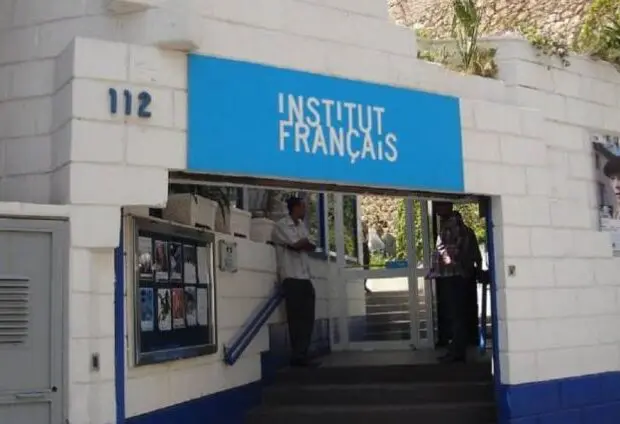 « Les Algériens veulent le français » estime un député français après sa visite en Algérie