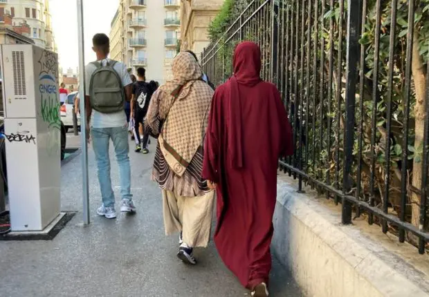 Le Conseil d’État approuve l’interdiction de l’abaya dans les écoles en France
