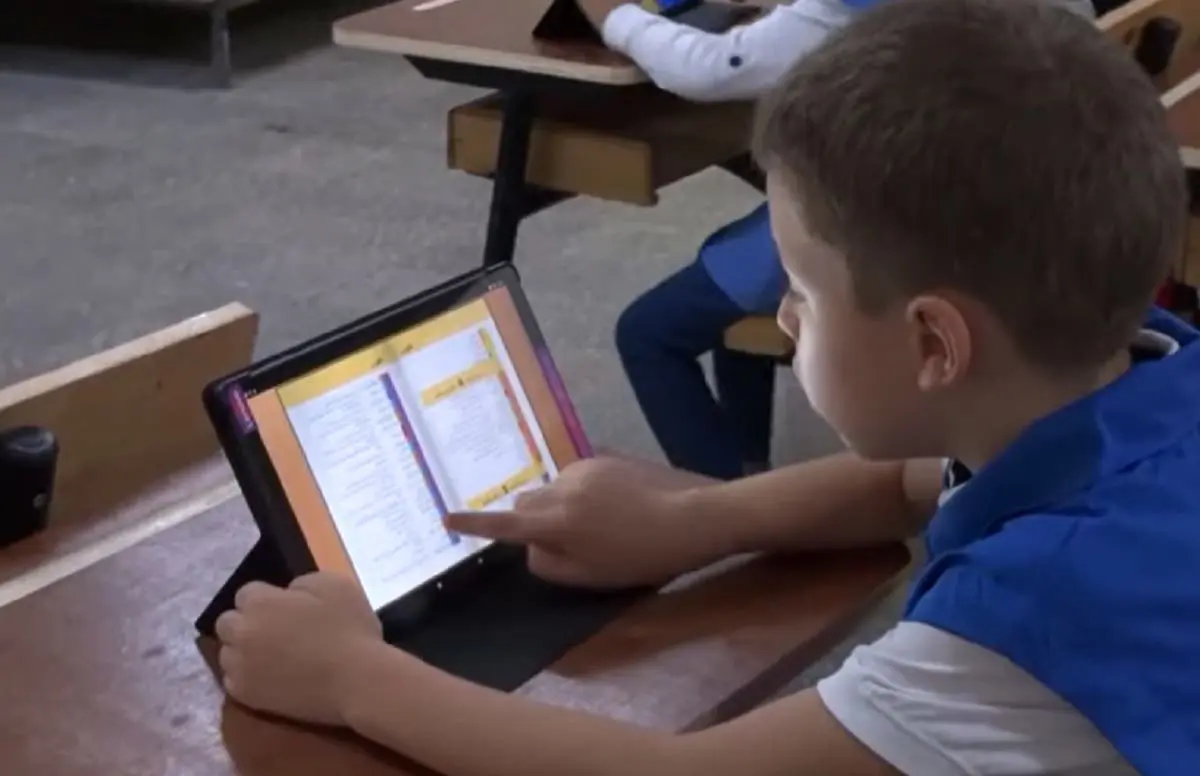 Rentrée scolaire 2024 : Plus de 45 000 tablettes destinées aux établissements