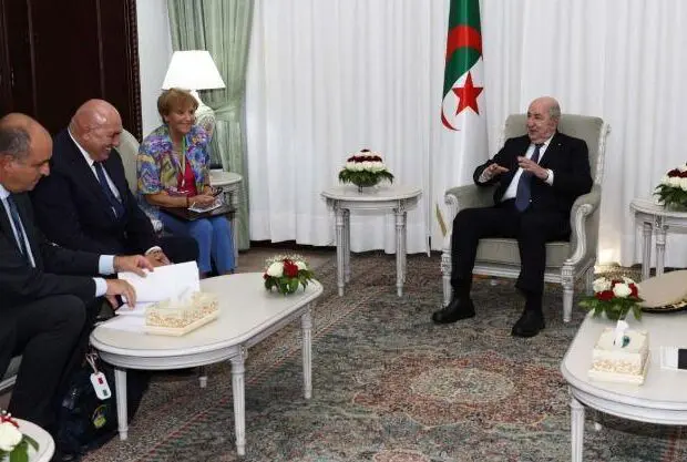 Tebboune reçoit le ministre de la Défense d’Italie à Alger