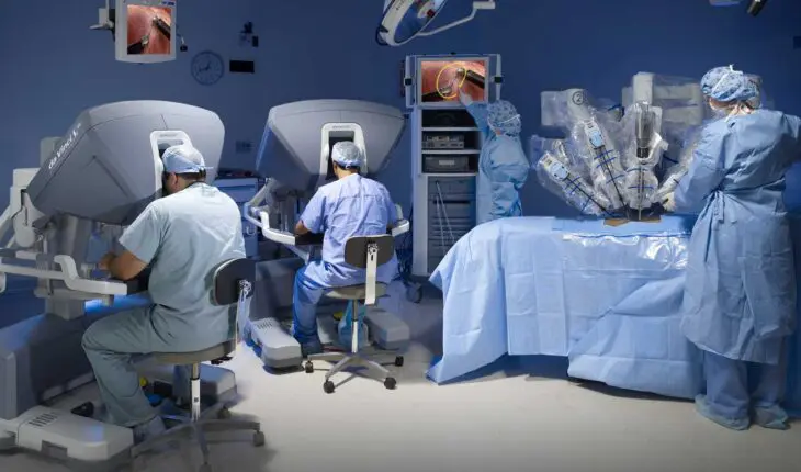 Chirurgie robotique en urologie au Centre médical Anadolu.