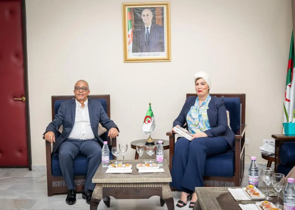Yasmina Khadra reçu par la ministre de la Culture Mouloudji à Alger