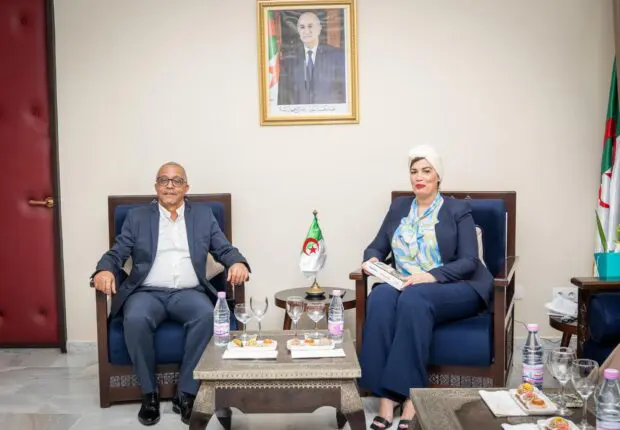Yasmina Khadra reçu par la ministre de la Culture Mouloudji à Alger