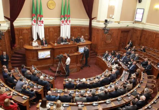 Absence des sessions : des parlementaires refusent les coupes salariales