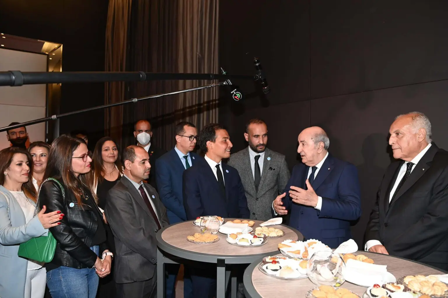 Tebboune réaffirme le souci de l’Algérie de prendre en charge les affaires de la diaspora