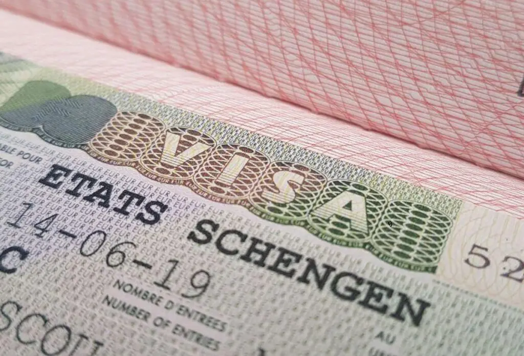 Arnaque aux rendez-vous visas : le propriétaire d’une agence de voyages arrêté à Béjaïa