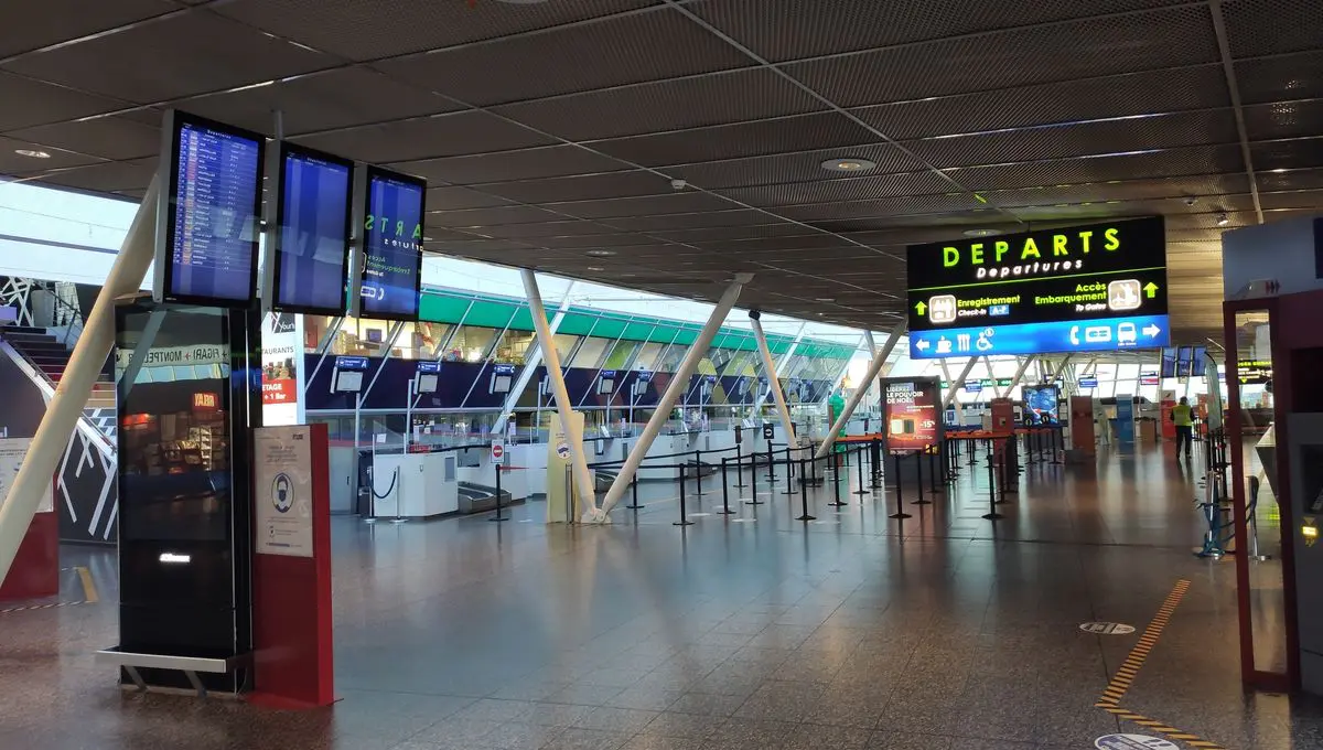 France : évacuation dans 6 aéroports après des alertes à la bombe