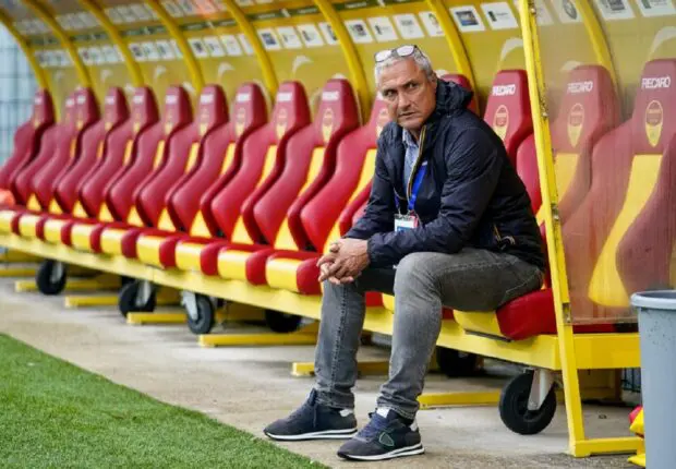 L’ex-entraineur du MC Alger, Casoni, au cœur d’un scandale raciste en France