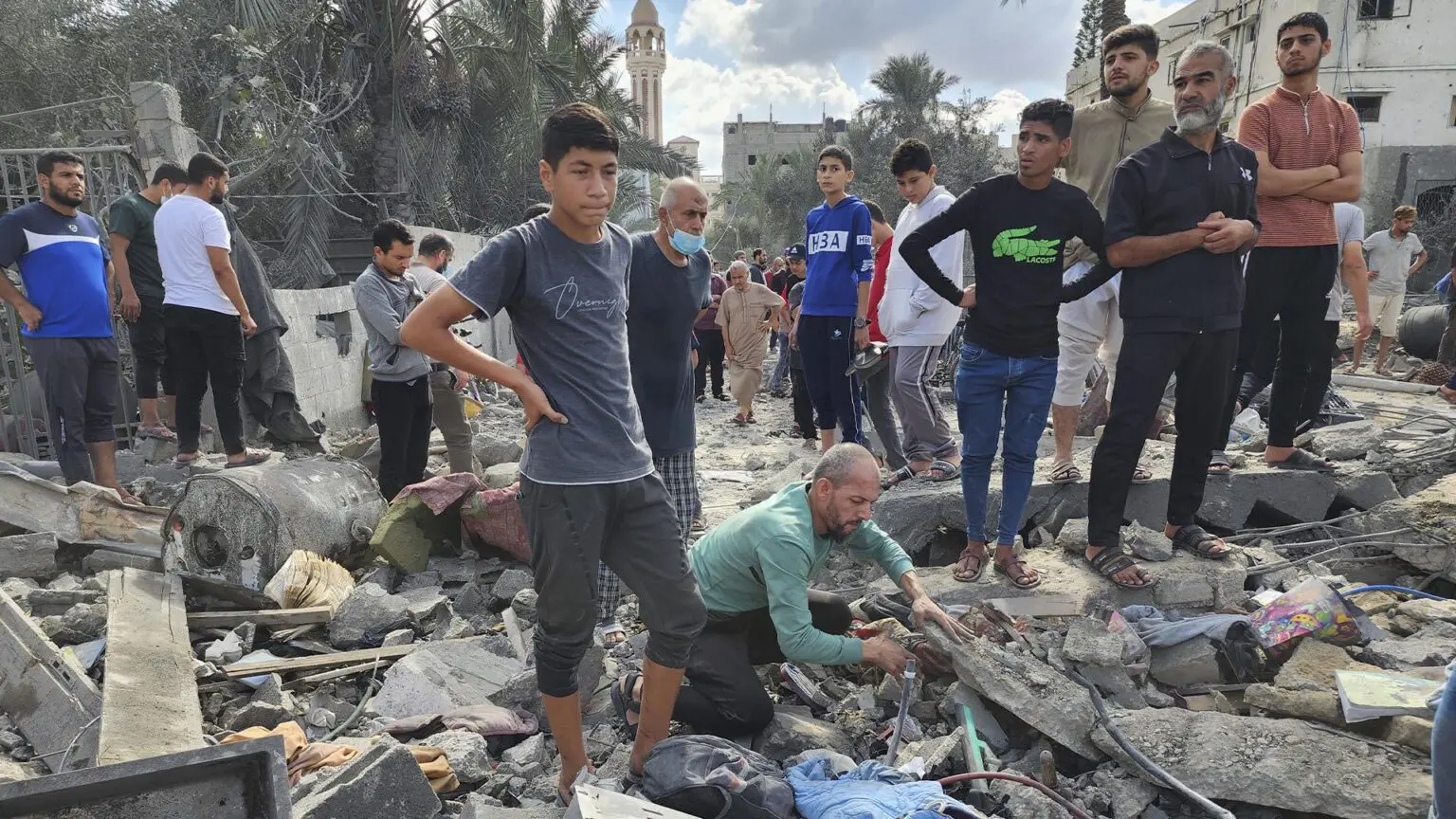 Plus de 4200 palestiniens morts dans les attaques israéliennes sur Gaza