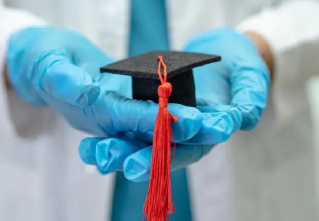 Le Portugal simplifie les conditions d’immigration pour les médecins étrangers