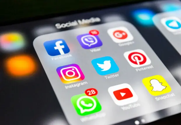 Création d&rsquo;un « Facebook made in Algeria » : Tebboune donne des directives, selon Laagab