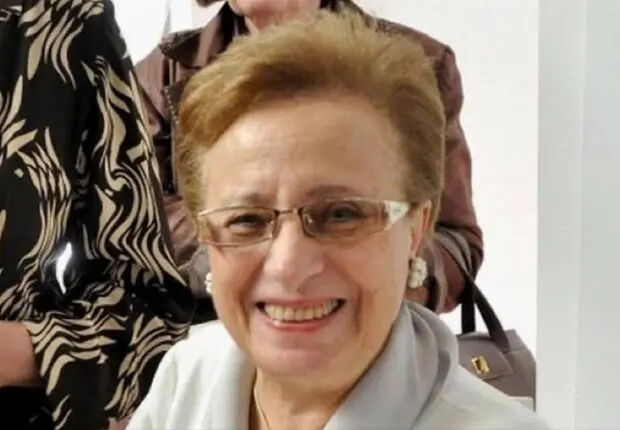 L’intellectuelle algérienne Zhour Ouinissi honorée par une fondation koweitienne à Alger