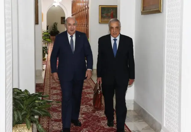 Tebboune exhorte le Gouvernement d&rsquo;éviter les promesses exagérées et rester engagés envers les Algériens